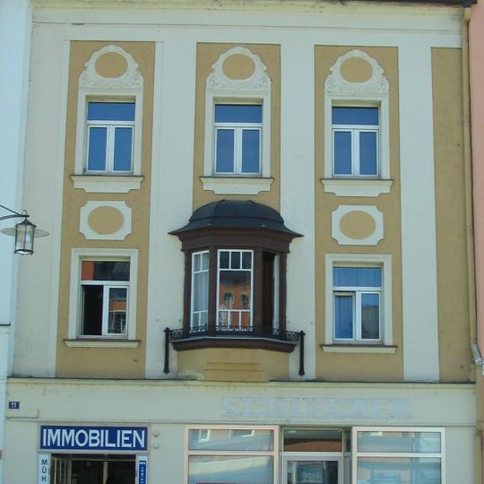 Wohn- und Geschäftshaus