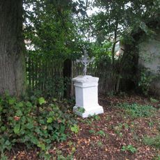 Kříž ve Strážišti u rozcestí