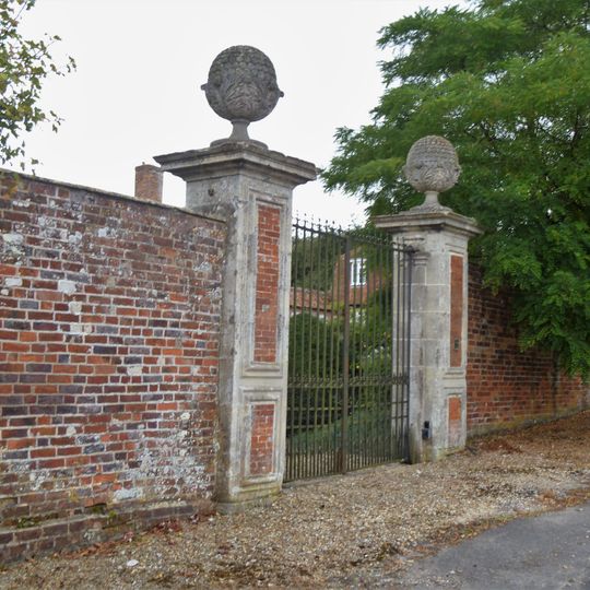 Gate Piers, Gates And Flank Walls To Lockeridge House