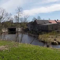 Ūdensdzirnavas ar vilnas pārstrādes iekārtu