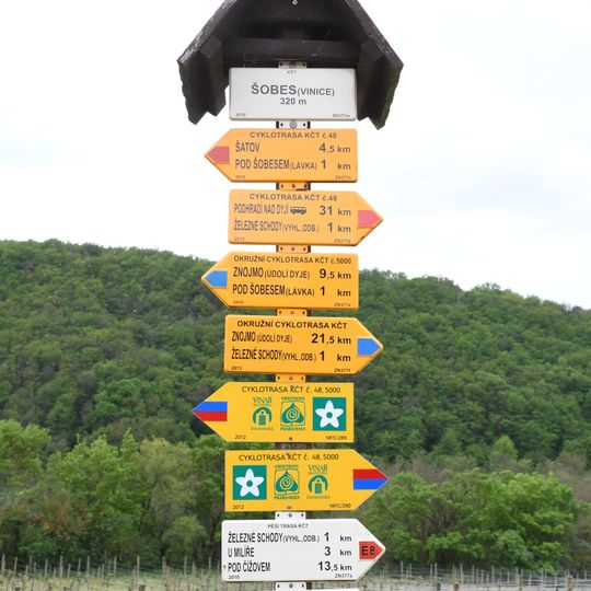 Rozcestník Šobes - vinice