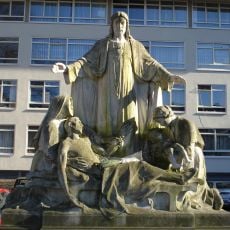 Statue of Sacred Heart of Jesus Christ