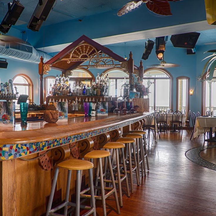 Hurricane Watch Roof-Top