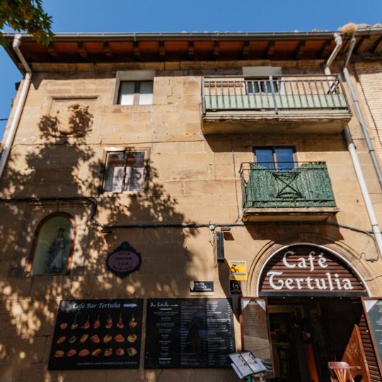 Casa Mayor 70 Bis / Plaza San Juan 68