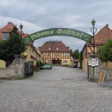 Gasthof mit Saalanbau („Adams Gasthof“) Markt 9