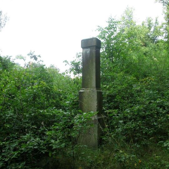 Kříž u Střely na svahu