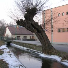 Most ulice Zámostí přes náhon Volyňky v Malenicích