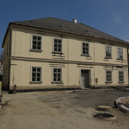 Kostelní náměstí 2 s baštou