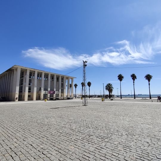 Plaza del Mar y nuevo Ayuntamiento