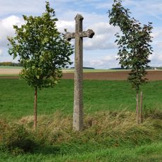 Kříž severně od Bernartic u křižovatky