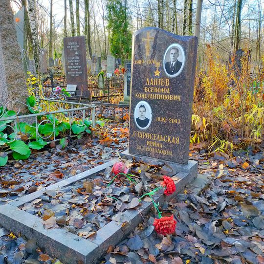 Могила В.К. Лаптева , Героя Советского Союза