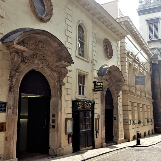 22, College Hill Ec4