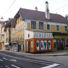 Bürgerhaus, Doppelhaus/Schleisskeramik