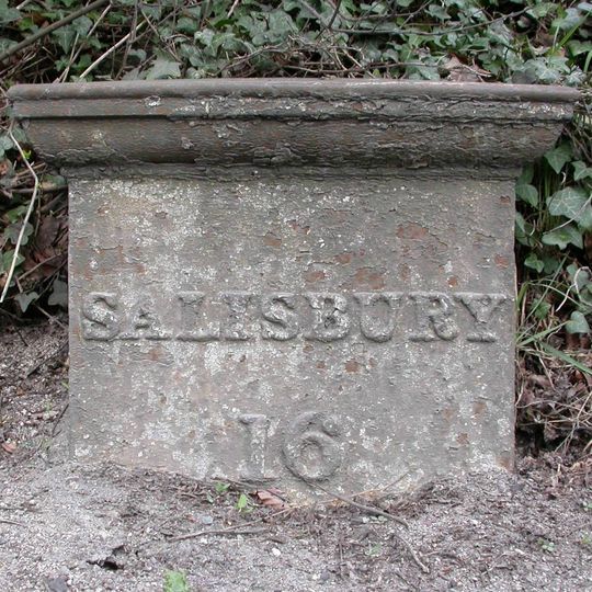 Milepost, Warminster Road; Upton Lovell; 550m W x-road to Upton Lovell