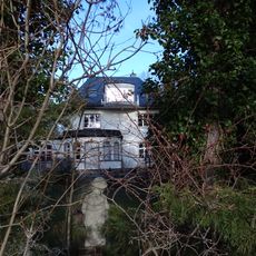 Villa mit Garten Max-Planck-Straße 38