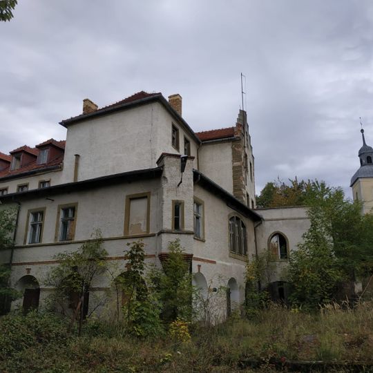 Palace in Dłużek