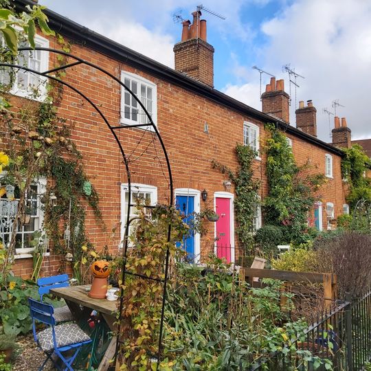 1-9, Lowndes Buildings