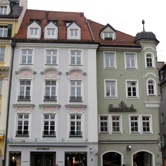 Wohn- und Geschäftshaus