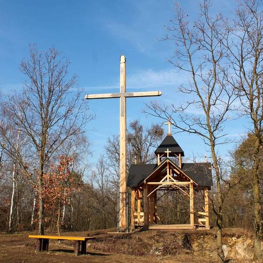 Dřevěný kříž ve Slatinicích na Malém Kosíři