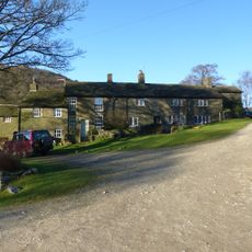 Hill House Cottages And Barn