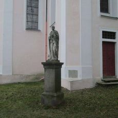 Socha severovýchodně od kostela v Nalžovských Horách