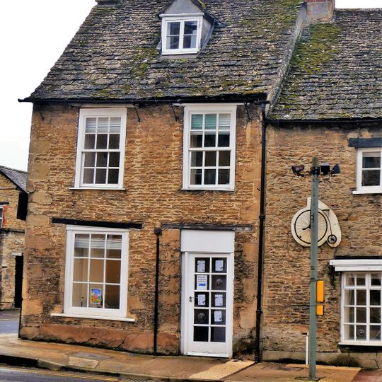 6 And 8, High Street