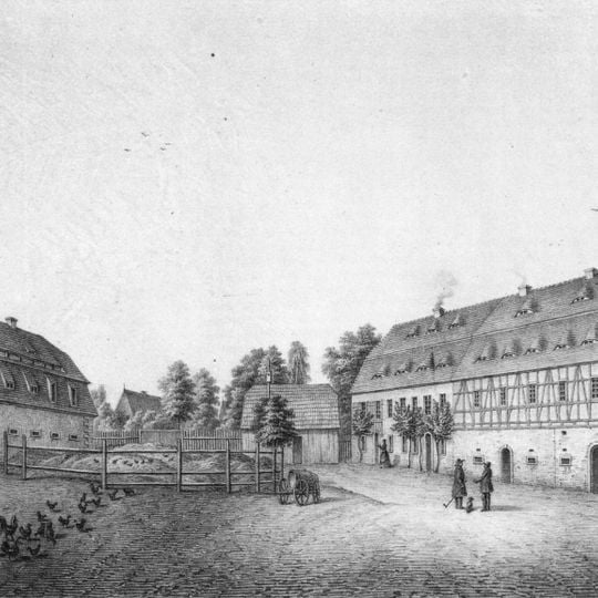 Herrenhaus, daran angebautes Wirtschaftsgebäude und Taubenhaus eines Rittergutes sowie Teich am Herrenhaus Herolder Straße 2
