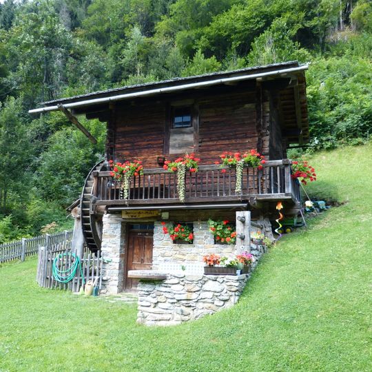 Getreidemühle mit Seilzug am Zathamerbach