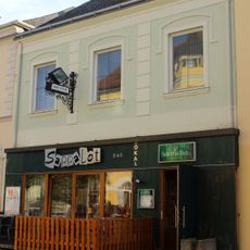 Wohn- und Geschäftshaus