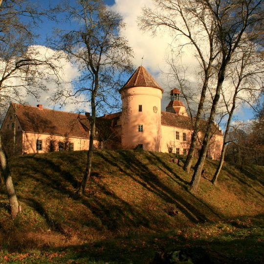 Ēdoles viduslaiku pils