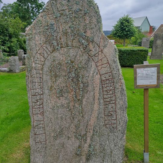 Västergötlands runinskrifter 100
