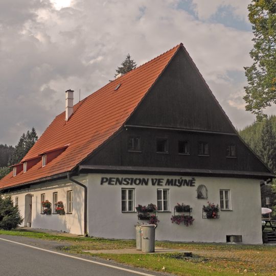 Venkovský dům - výrobna drátu