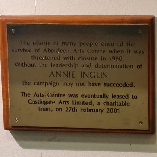 Plaque to Annie Inglis