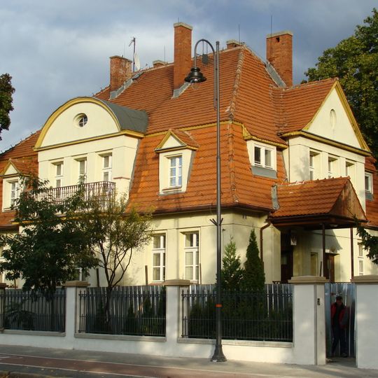 Willa komendanta, ob. mesa oficerska