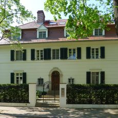 Landhaus Douglasstraße 18