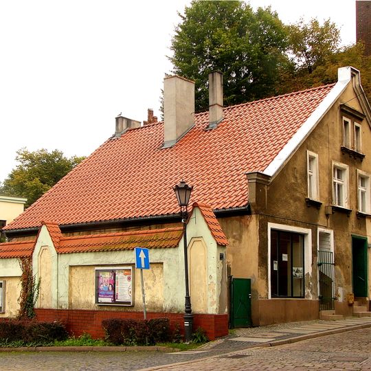 Dom z reliktami murów miejskich