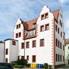 Wohnhaus in halboffener Bebauung und in Ecklage Ritterstraße 27