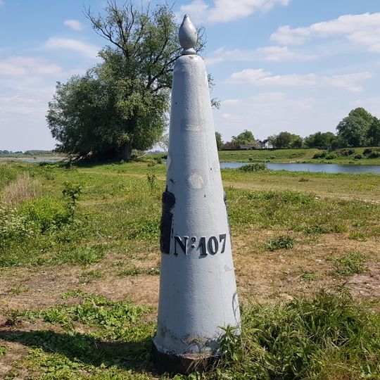 Belgium-Netherlands boundary stone no. 107B