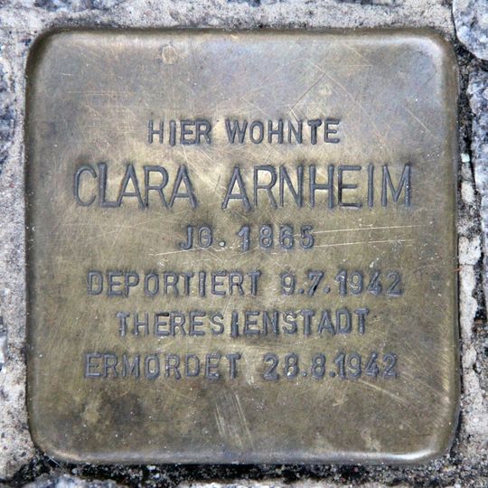 Stolperstein en memoria de Clara Arnheim