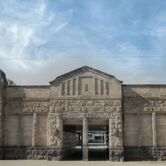 Fassade des Bahnhofs Hannover-Kleefeld