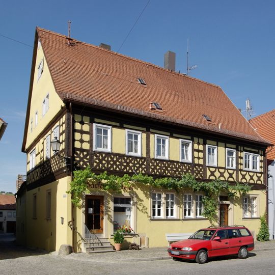 Wohn- und Geschäftshaus