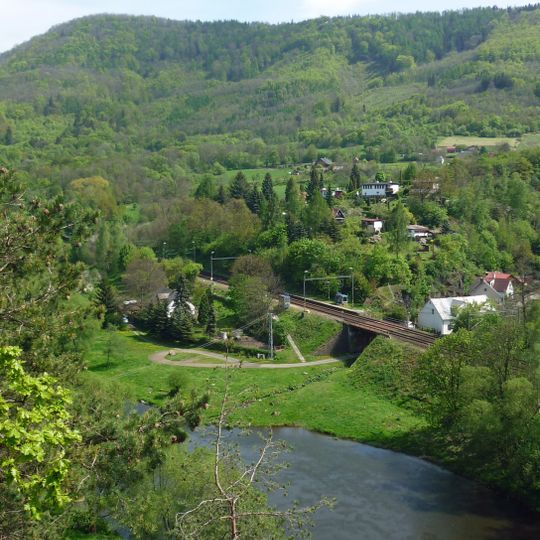 Železniční most přes místní komunikaci a Martinovský potok v Kotvině