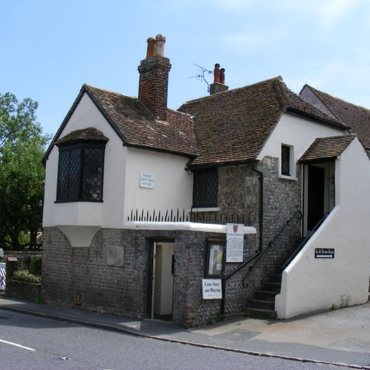 The Court House And Wallby
