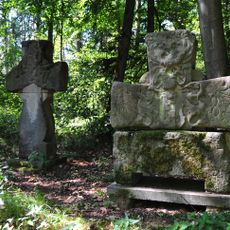 Zwei Steinkreuze