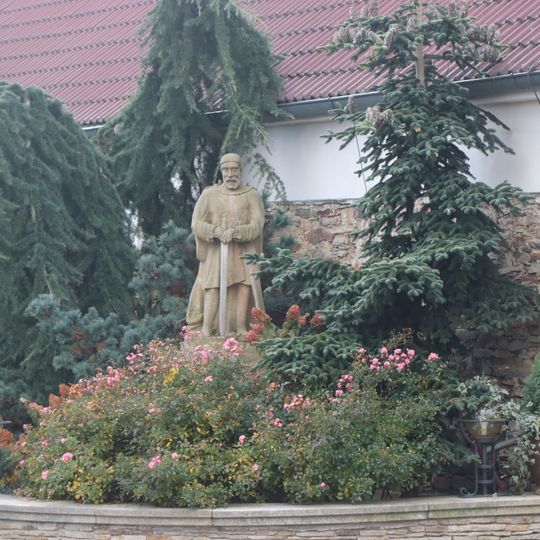 Socha Svatého Jakuba u Svatojakubského pivovaru v Hlubokém