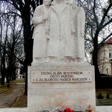 Pomník padlým v SNP, podstavec