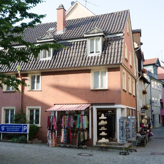 Wohn- und Geschäftshaus