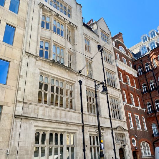 15, Stratton Street W1