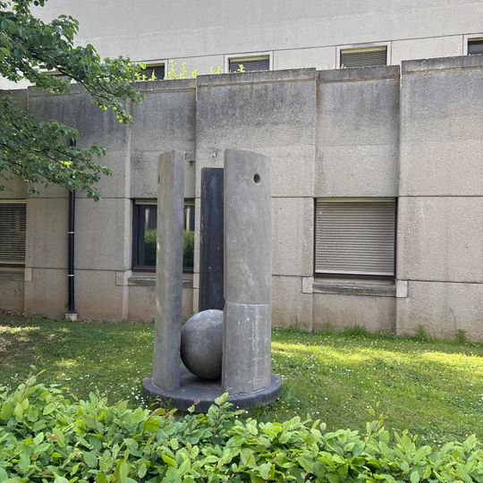 3 colonnes, 1 grosse boule  1987