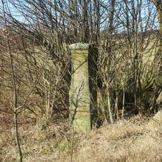 Kříž u silnice v Lobendavě